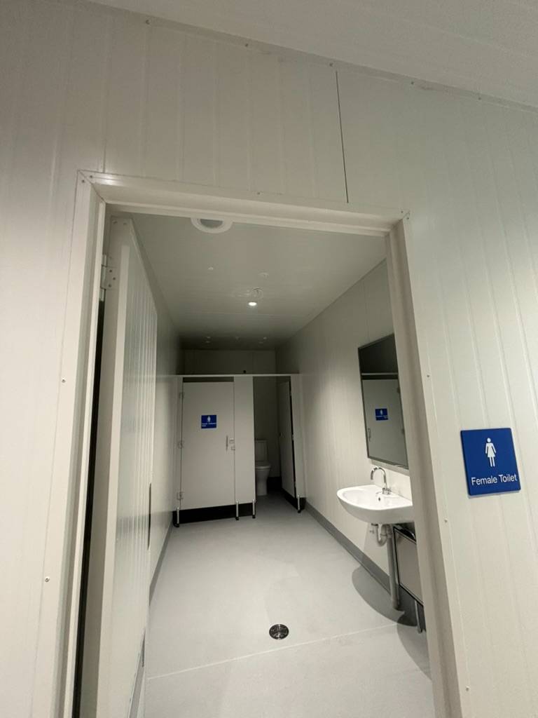 27BB3D19-96EC-4391-A3F6-F6F873C15A22_1_105_c