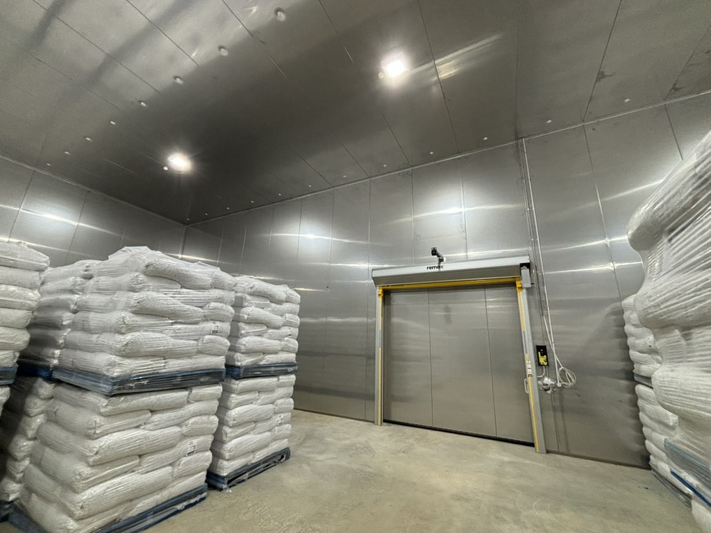 AAF4A1F6-9E85-4934-AD48-9E7312329EA2_1_105_c